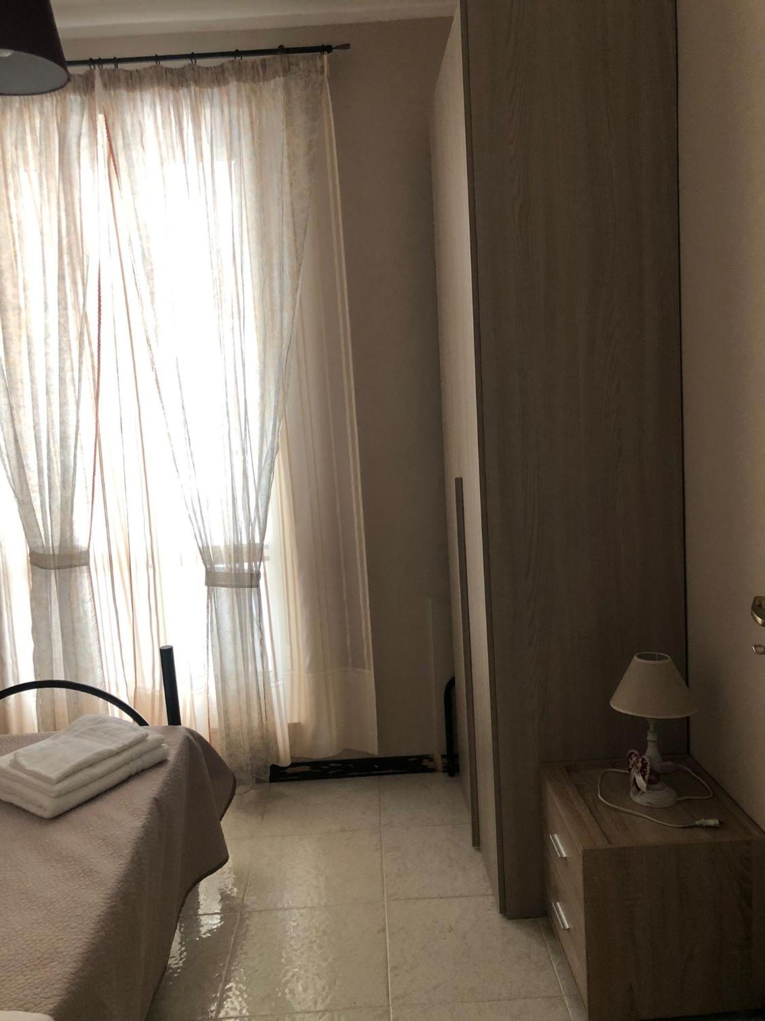 Appartamento "Rina Centro Sicilia" Pietraperzia Exteriör bild